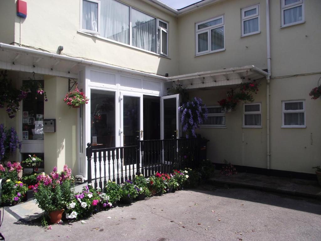 The Seabury 2*